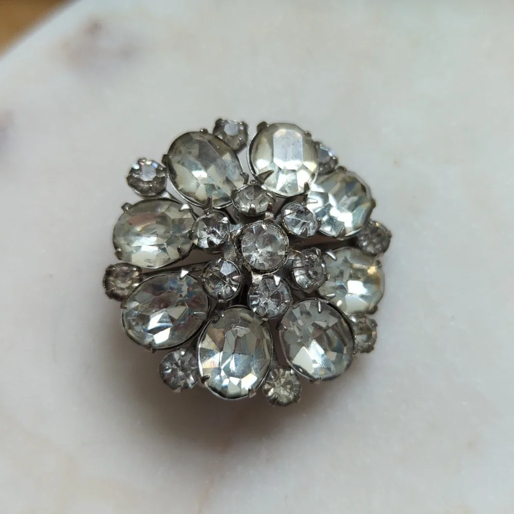 Vintage Pin Rhinestone Crystal Brooch Elegant Glamour Hollywood Bling Sparkle